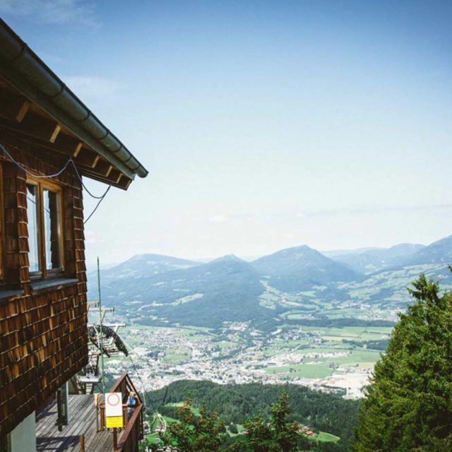 tvb-hallein-duerrnberg-genießen-bergrestaurant-zinkenstüberl-ausblick